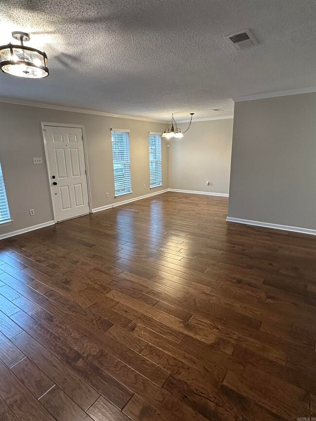 Photo - 9 Oak Forest Dr