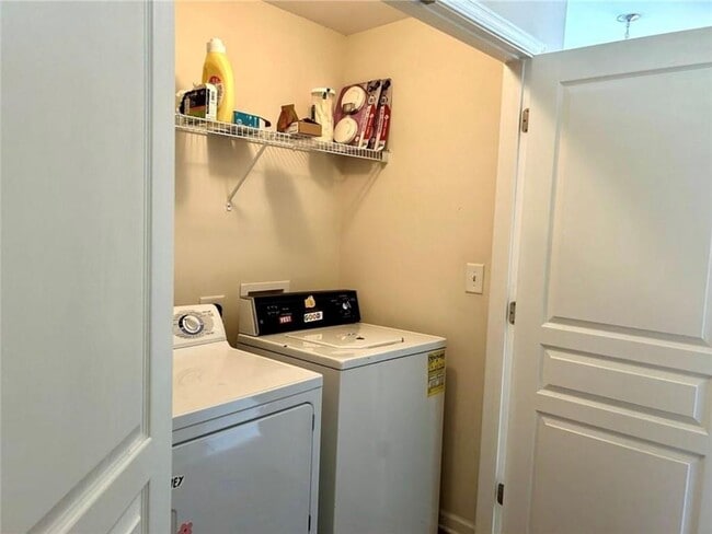 Photo - 220 Stone Park Dr