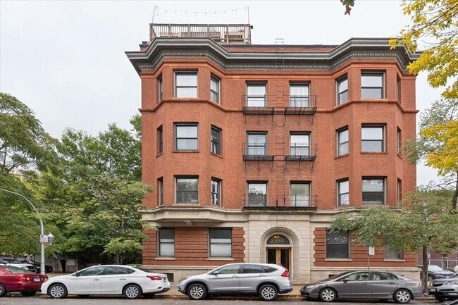 Building Photo - 2801 N Seminary Ave Unit 4S
