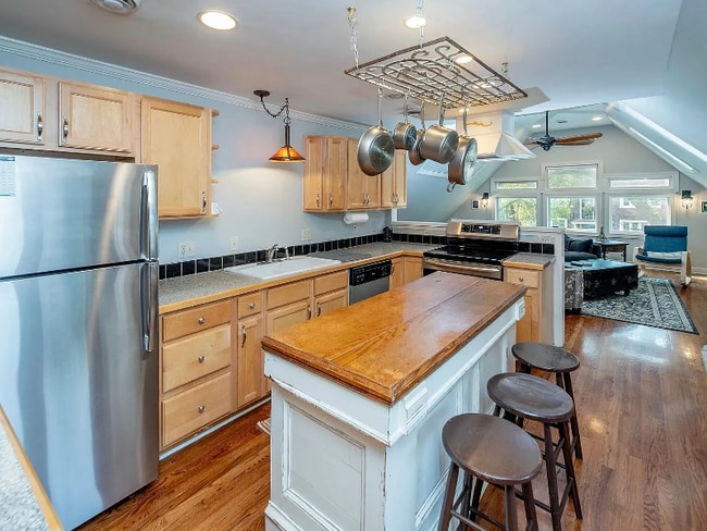 Building Photo - 607 Lincoln Ave