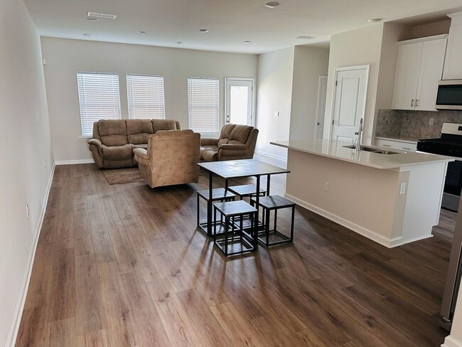 Photo - 2568 Congaree Pk