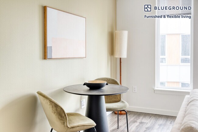 Photo - 210 Fairview Ave N Unidad FL4-ID376