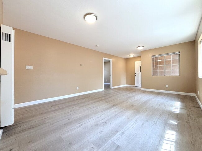 Photo - 1385 E Vernon Ave