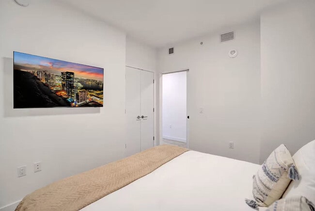 Photo - 580 72nd St Unit SI FL12-ID1559814P