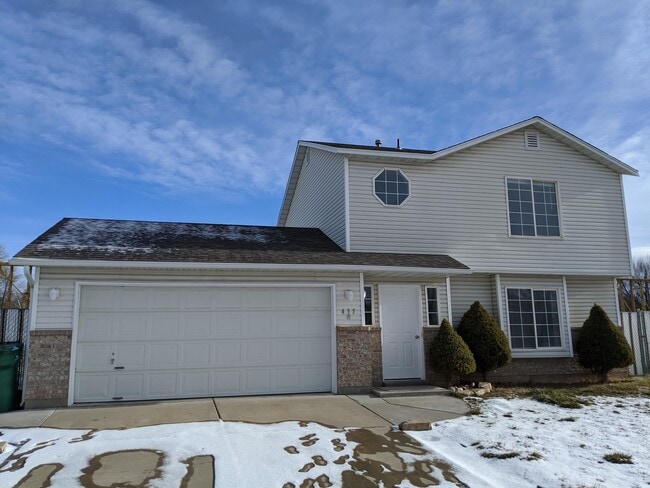 Photo - 435 N Kersh Dr W