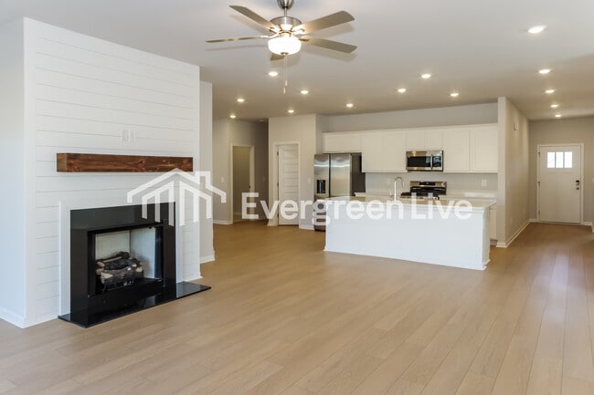 Photo - 113 Ashby Pond Dr