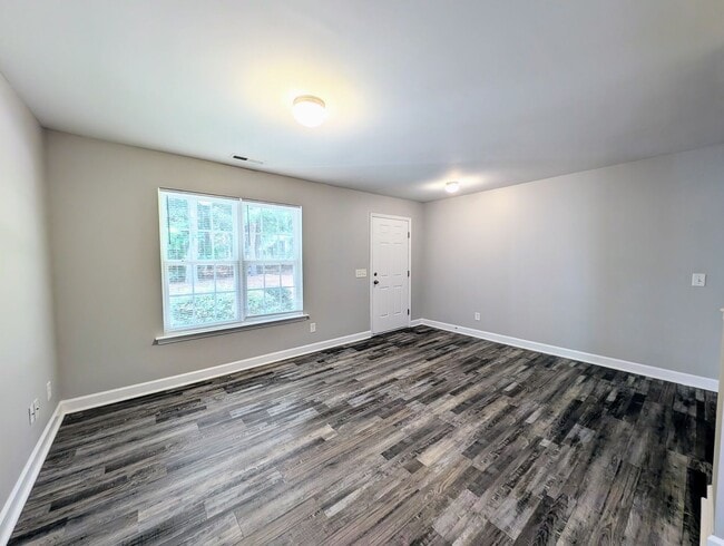 Photo - 830 N Taylor St