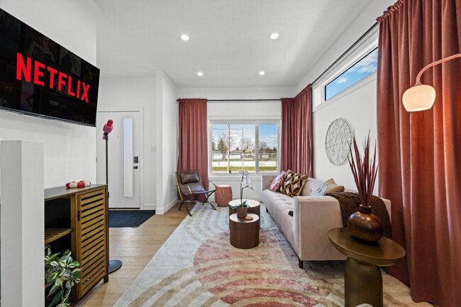 Photo - 11021-11155 155 St NW Unit SI ID1308632P