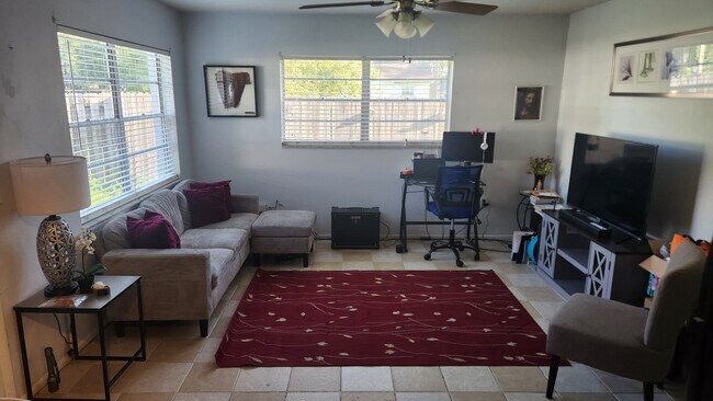 5211 31st St Ct E Unit 5211 31st Ct E Apt A