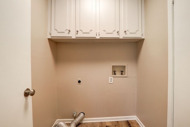 Photo - 3 Bedroom 1.5 Bathroom Ranch House