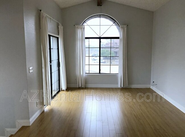 Photo - 700 E Mesquite Cir Townhome