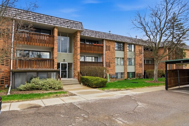 Photo - 1235 S Maple Rd Unit 201