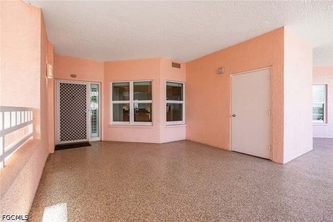 265 Barefoot Beach Blvd Unidad 303