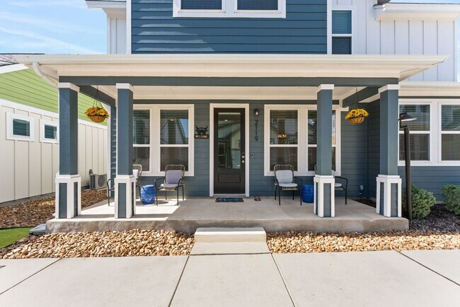 Photo - 2119 Hofstaat