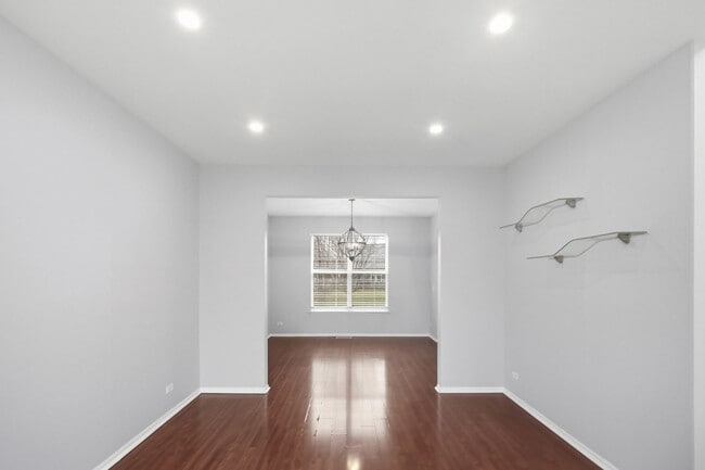 Photo - 512 Normandy Ln