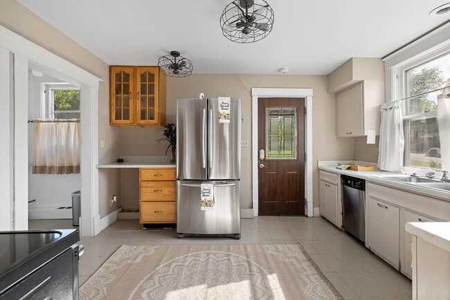 Building Photo - 231 Quincy St Unit 231 Quincy