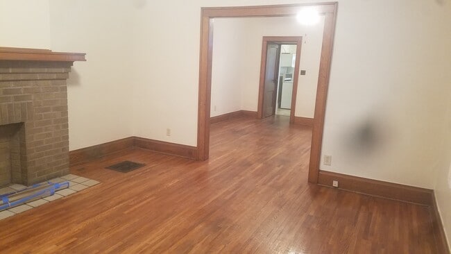 Photo - 2842 Indianola Ave