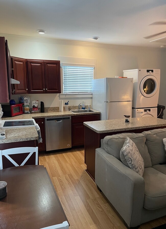 Photo - 326 E 45th St Apartment Unit 1