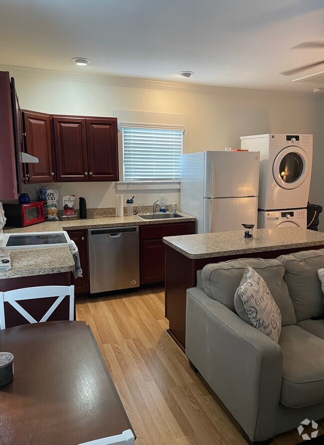 Building Photo - 326 E 45th St Unit 1 Rental