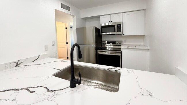 Photo - 2739 E Tamarisk Ave Unit Apt 1