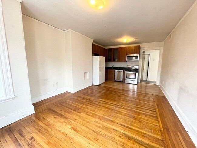 Building Photo - 76 Saint Stephen St Unit 3