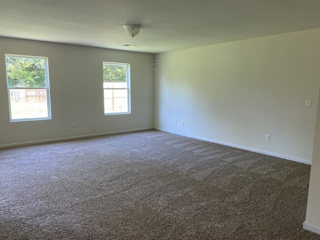 Photo - 204 Valleyside Dr NE