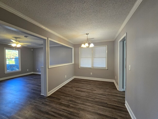 Photo - 2230 Tudor St