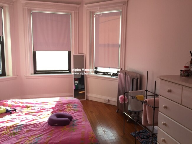 Building Photo - 171 Washington St Rental