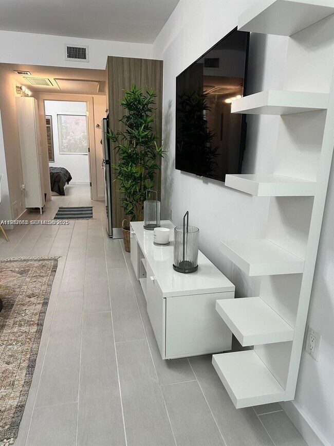 Photo - 740 Meridian Ave Unit 13