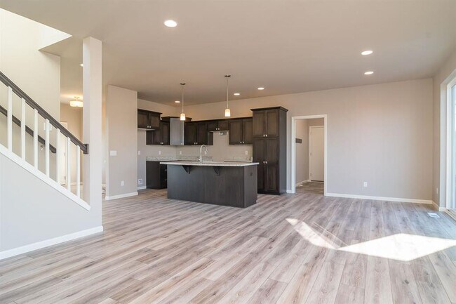 Photo - 343 Sunshine Ln