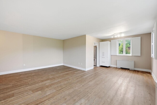 Photo - 2400 41st St NW