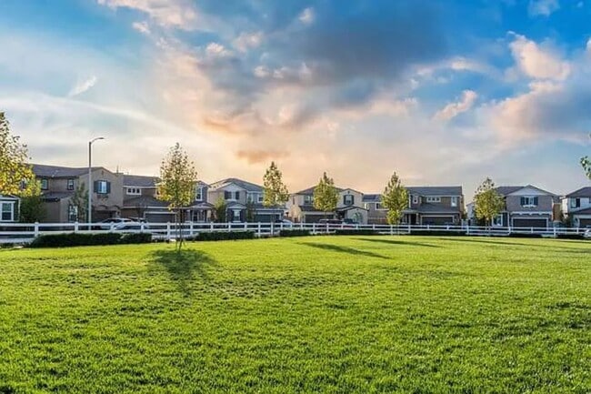 Photo - 1676 Gold Medal Ln