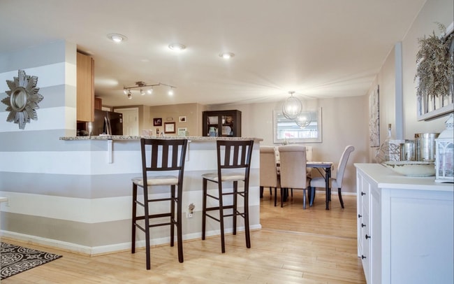 Photo - 1295 N Van Dorn St