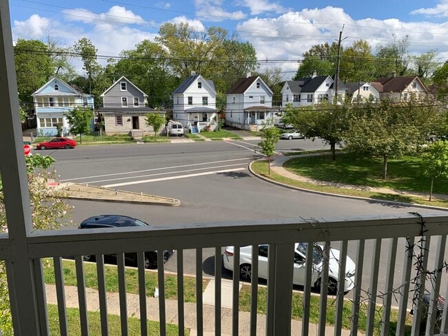 Building Photo - 227 Muhlenberg Pl Unit 1L