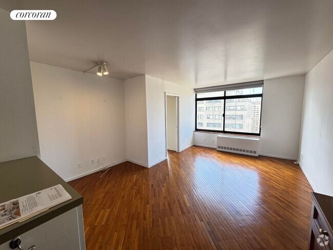 Building Photo - 400 E 70th St Rental