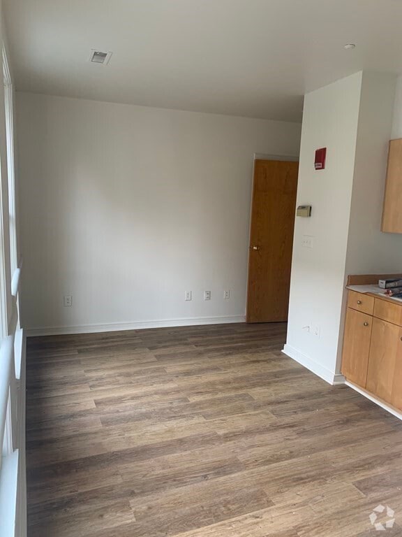 Building Photo - 133 Tremont St Unit 5E Rental
