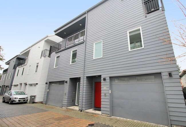 Photo - 1020 N Ainsworth St