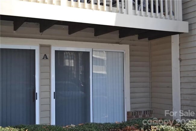 Photo - Room in Condo on Arlyn Cir