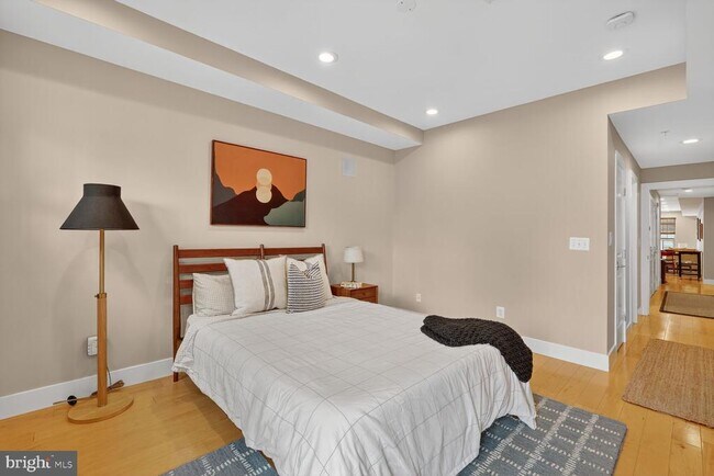 Photo - 816 Kennedy St NW Unidad 3