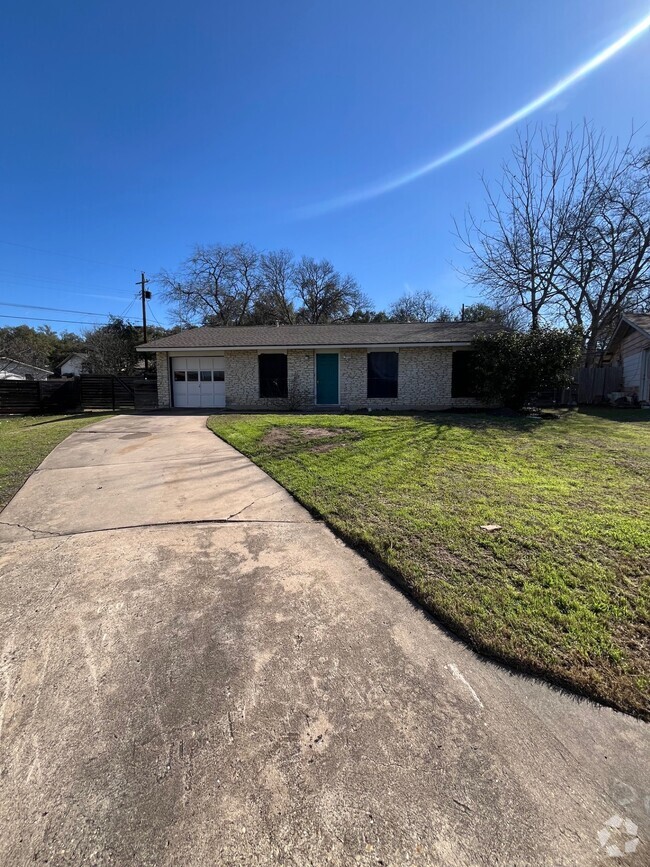 Building Photo - 208 Winchester Ct Rental