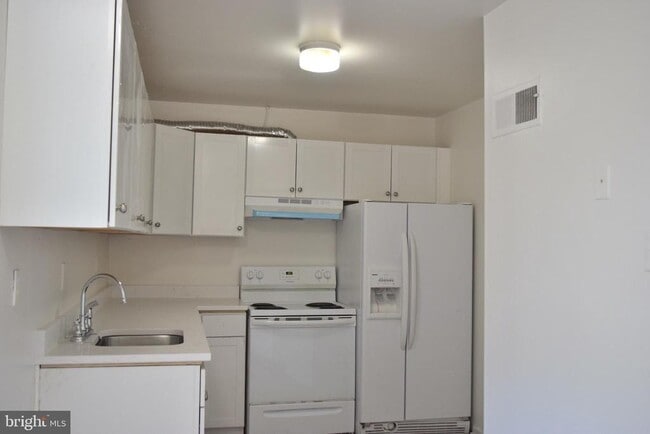 Building Photo - 103 Hughey Ct