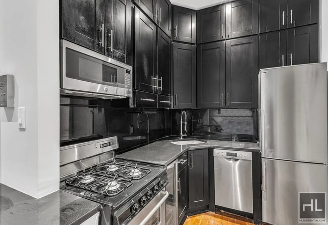 Building Photo - Hudson Street Rental