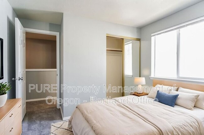 Photo - 12247 SE Steele St