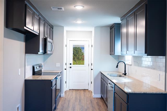 Photo - 2404 Miller St