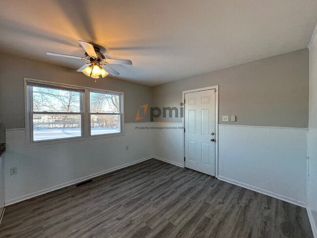 Photo - 333 Midway Dr