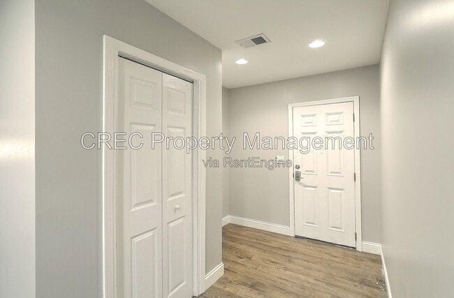 Photo - 1133 Brody Ave