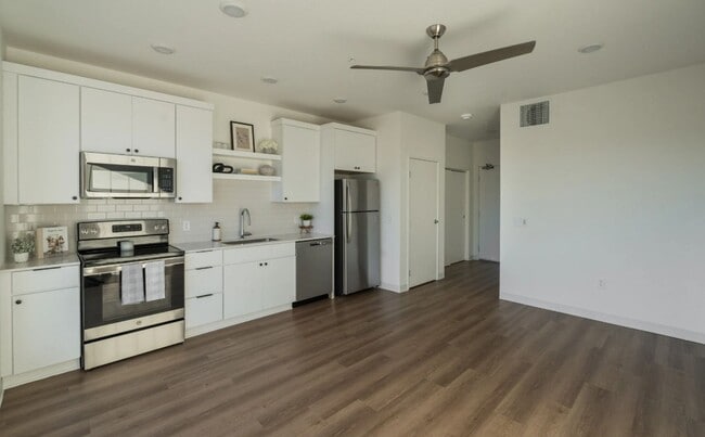 Photo - Reserve At Jordan Creek