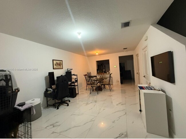 Photo - 448 NE 5th St