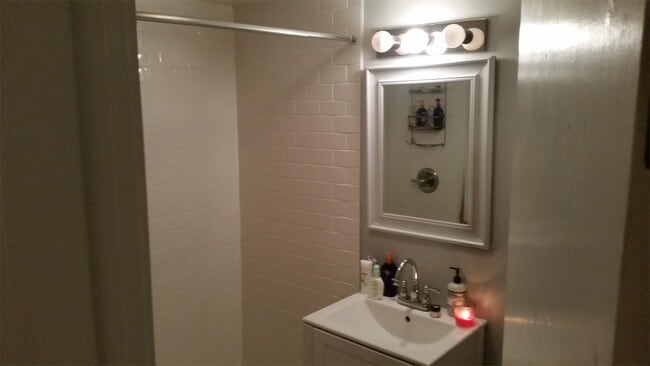 Photo - 117 N Lucas St