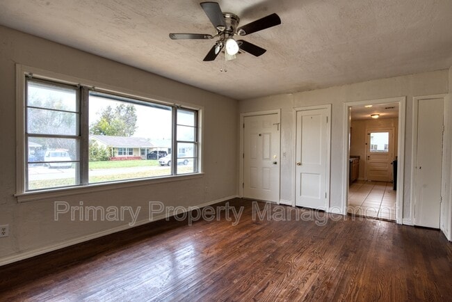 Photo - 3004 Somerset Pl